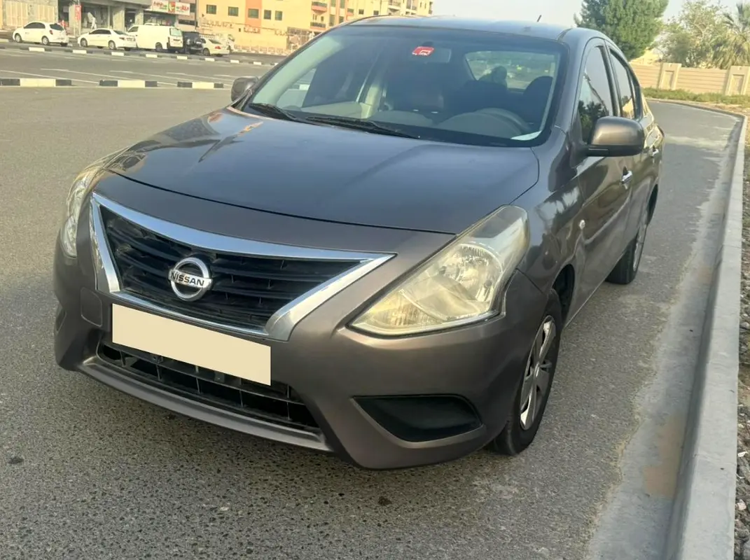 Nissan Sunny 2017 — photo 1 of 9