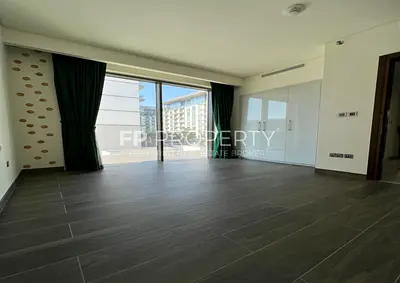 VACANT | BIG LAYOUT |MAIDS ROOM