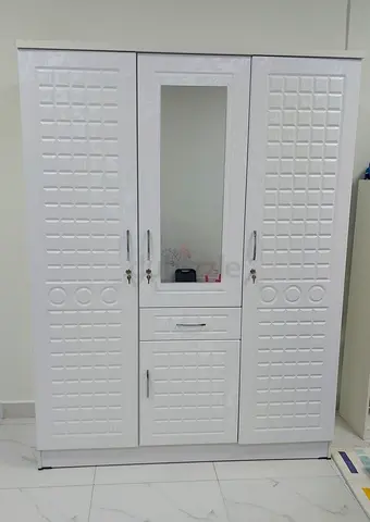 White 3-Door Wardrobe with Mirror and Drawer - Good Condition