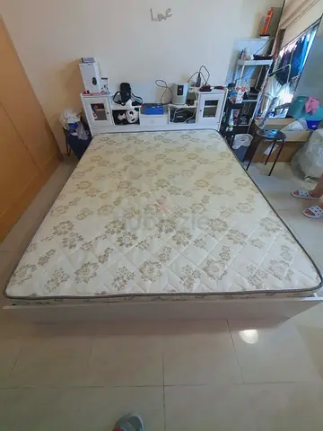 Queen size bed frame with mattress — good condition, that is the actual photo of the bed only pickup