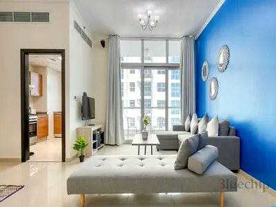 Spacious Layout | Vacant | Partial Sea View