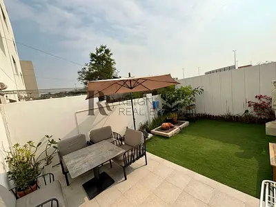 SPACIOUS UNIT SINGLE ROW 3BR VILLA BOOK NOW
