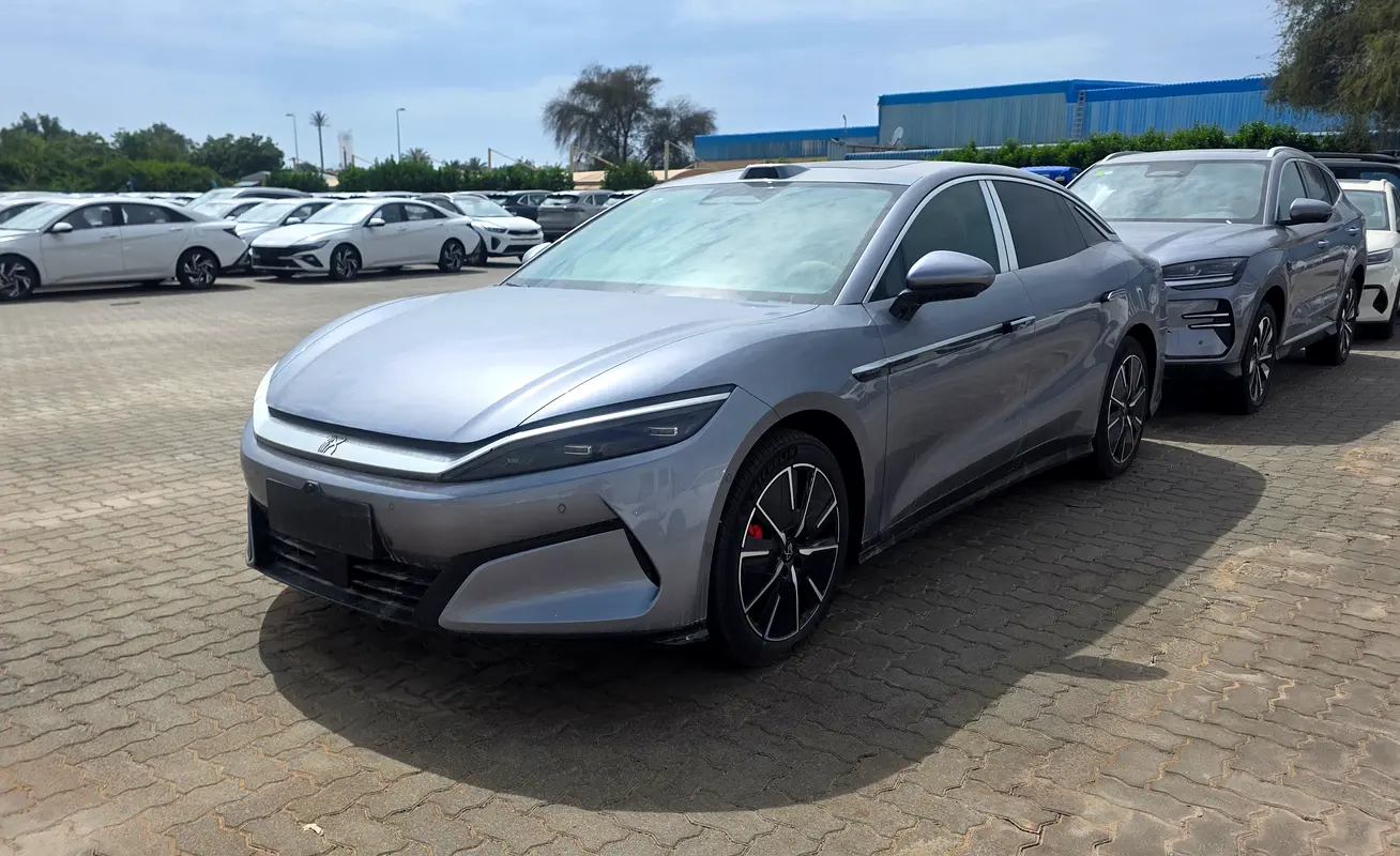 BYD HAN 2025 — photo 1 of 20