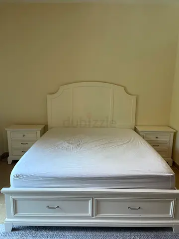 Bedroom from Home Center very clean