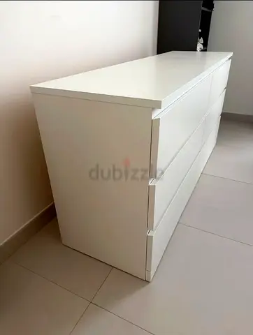 White 6-Drawer Dresser / Chest in Good Condition