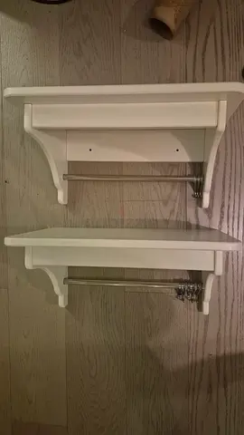 Set of 2 White Wall-Mounted Floating Shelves with Metal Supports