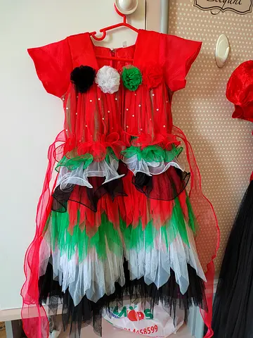 Red multi-layered UAE national Day dress, festive girls dress, size approx 4-5 years
