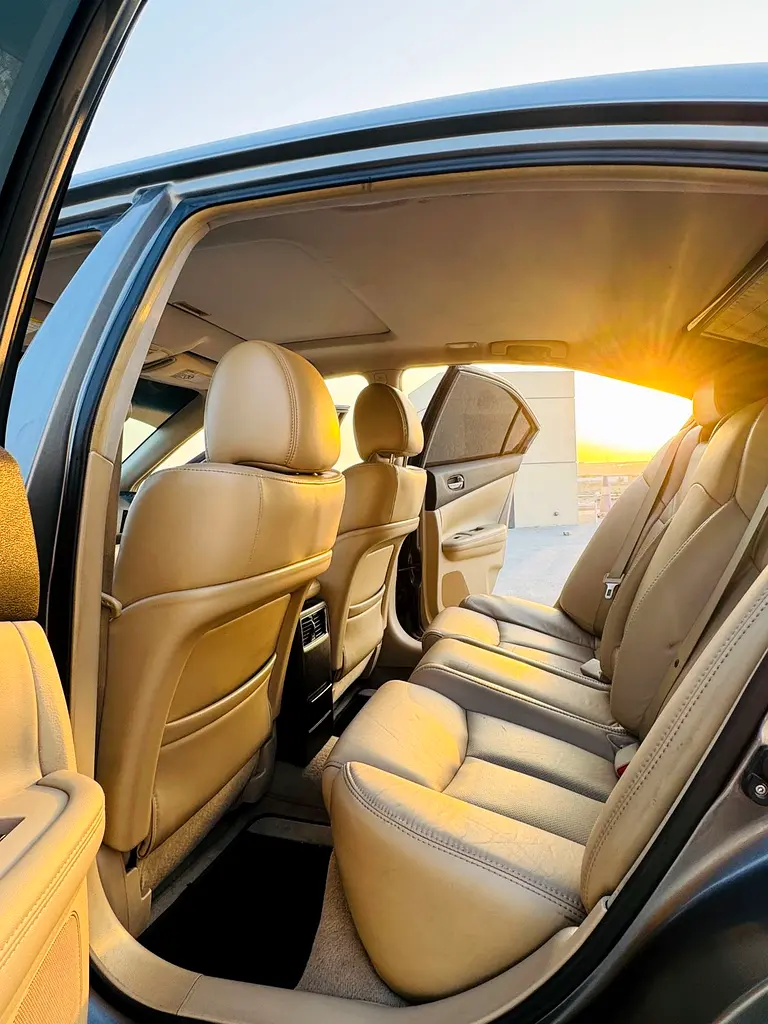 Nissan Maxima 2014 — photo 1 of 8