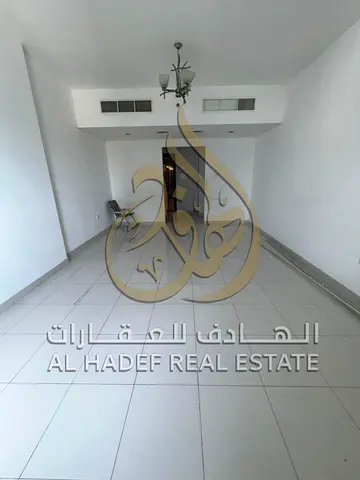شقة 3 غرف وصالة بإطلالة بحرية كاملة في الخان | جميع الغرف ماستر | بلكونة وخزائن حائط | باركن مجاني