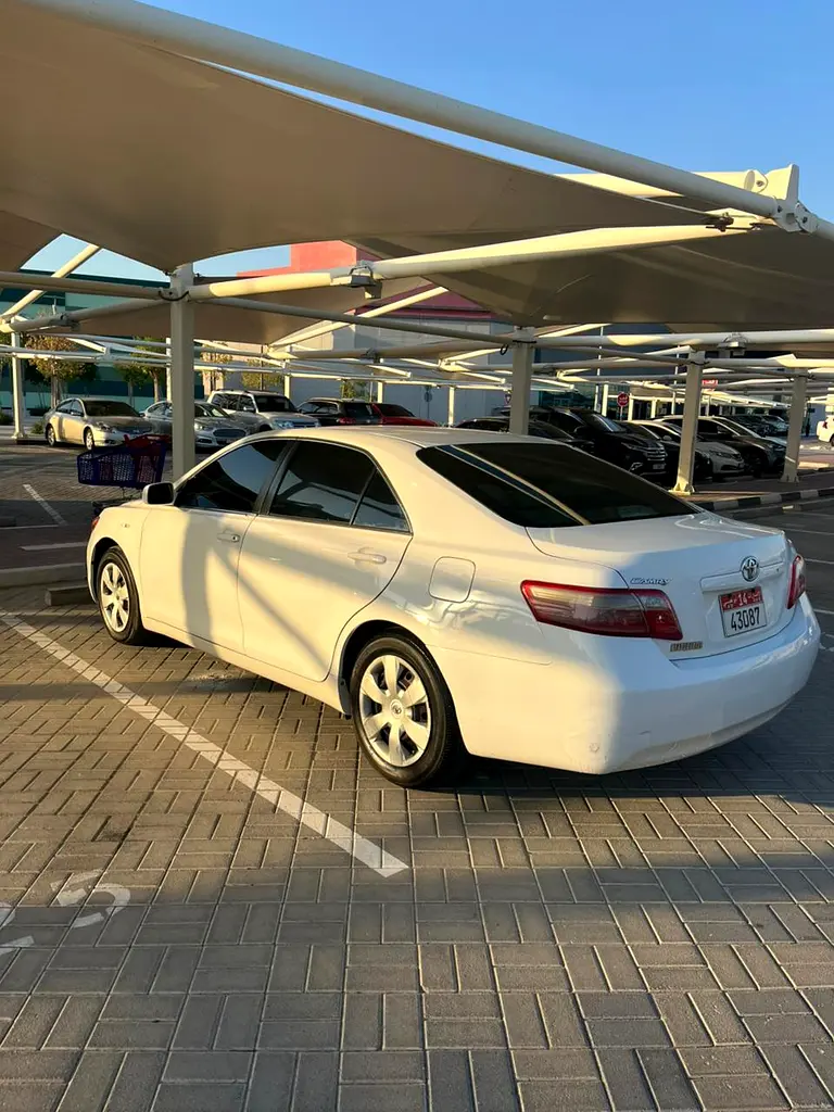 Toyota Camry 2009 — photo 1 of 11