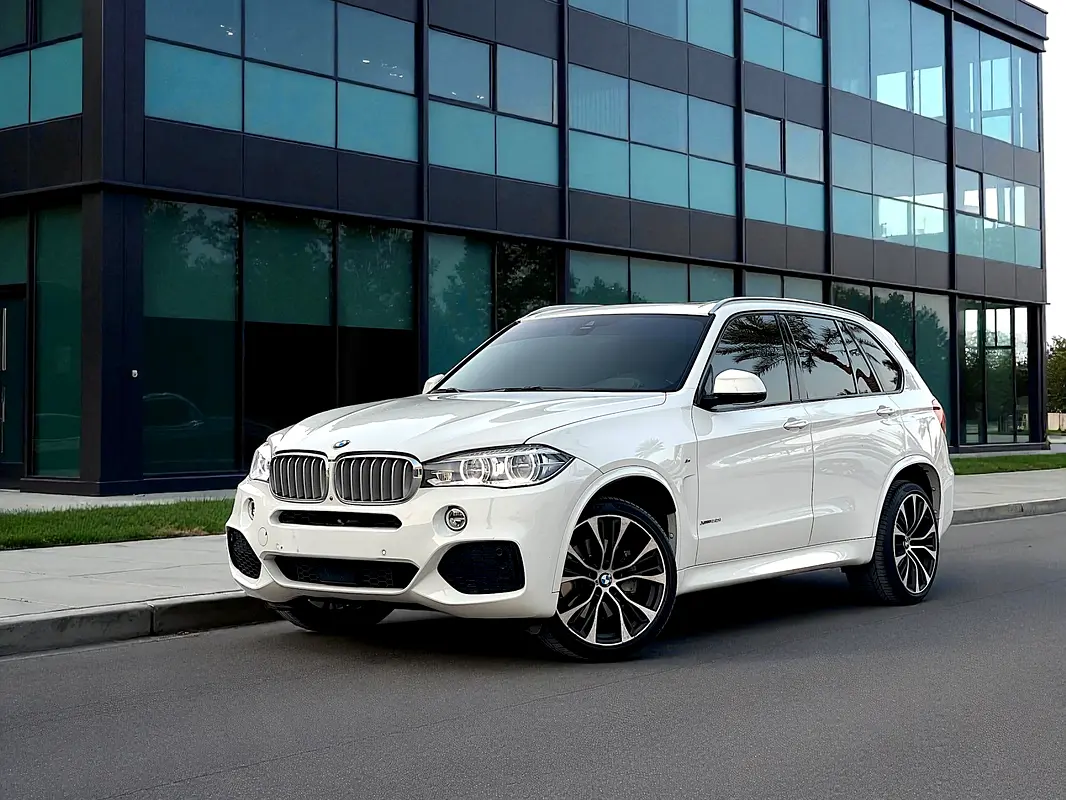 BMW X5 2018 — photo 1 of 18