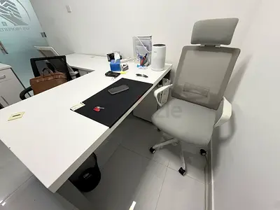 4 Office desks and 4 chairs
