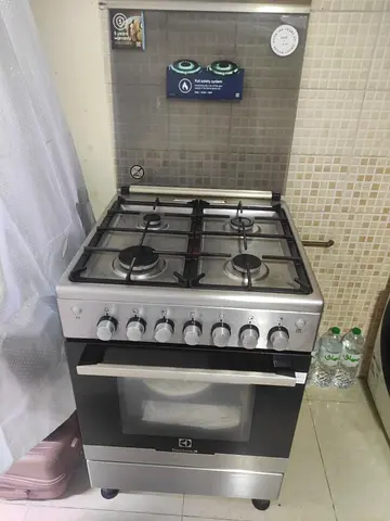 Stainless Steel 4-Burner Gas Cooker with Oven - Good Condition