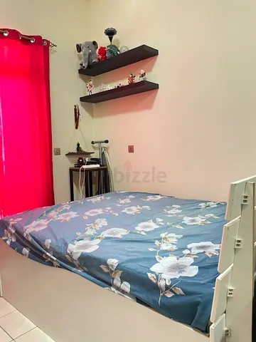 Studio -Room Sharing
