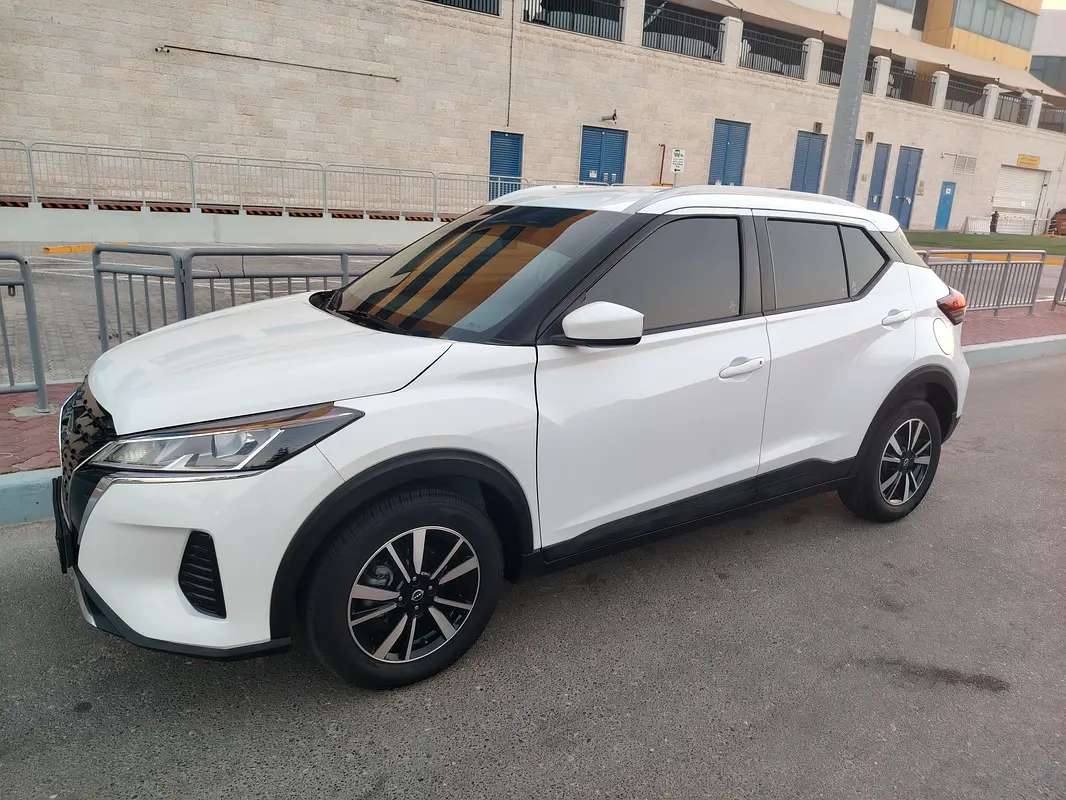 Nissan Kicks 2023 — photo 1 of 15