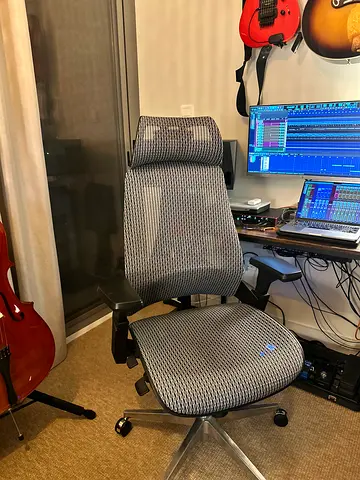 Ergonomic Mesh Office Chair with Headrest and Adjustable Armrests - High Quality