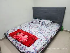 Master bed room availble in 1bhk flat for keralite family from june 1st onwards.