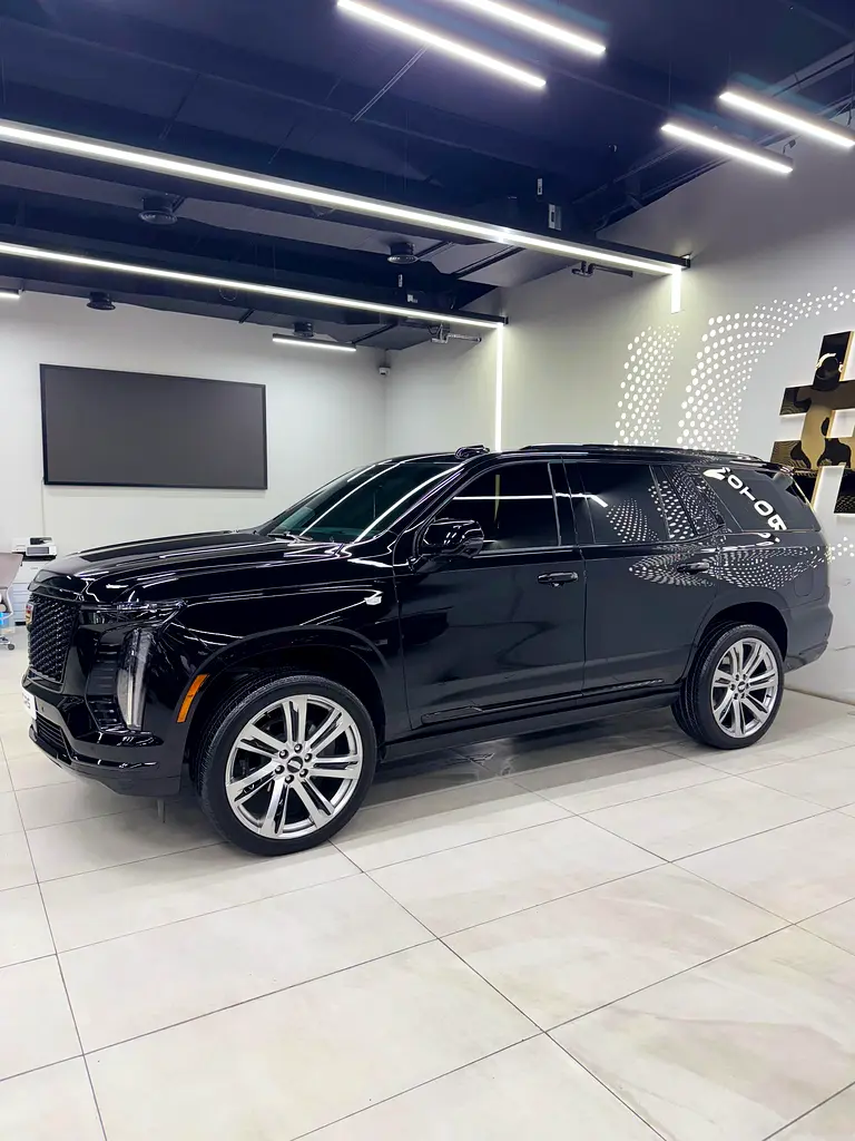 Cadillac Escalade 2025 — photo 1 of 20