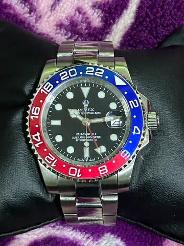 Rolex GMT-style Stainless Steel Watch with Pepsi Bezel (Pre-owned)