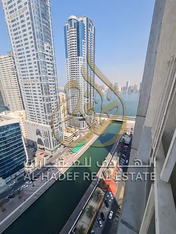 بلكونة | أطلالة بحرية | خزائن بالحائط |مساحة واسعة | تشطيب سوبر لوكس | باركن | تسهيلات بالدفع | اول مخرج الى دبي مباشرا
