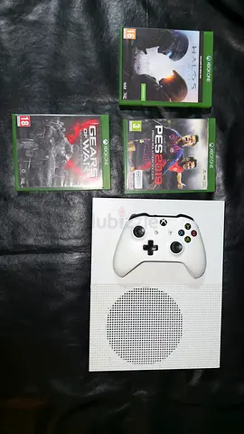 Xbox One S with Controller + 3 Games (Halo 5, Gears of War 4, PES 2019)