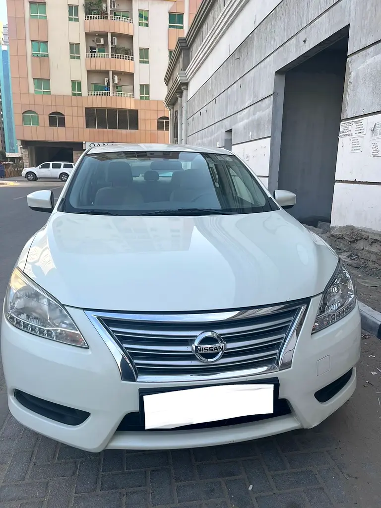Nissan Sentra 2020 — photo 1 of 4