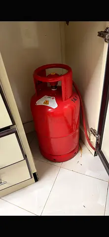 1 x 12kg Red LPG Gas Cylinder - Good Condition.