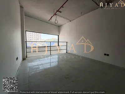 للايجار السنوي: محل تجاري كبير مع ميزانين بالمويهات 3 عجمان، شارع الاكاديمية، بقعة رئيسية، حركة ممتازة، مجاور للخدمات، عرض شهر بلاش، نظام دفع مريح