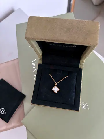 Van Cleef neckless