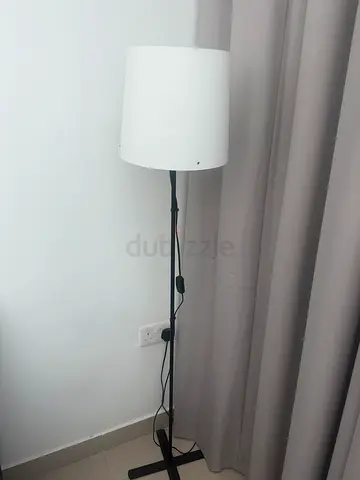 Tall standing lamp