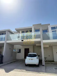3BR Townhouse | Unfurnished | Close to Park