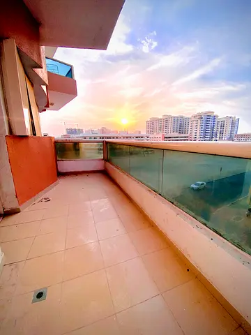 LAST APARTMENT. SPECIOUS 3BHK. FREE PARKING // FAMILY ONLY