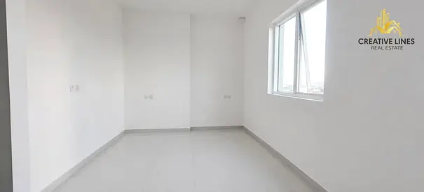 Close to pond park spacious studio Apartments available