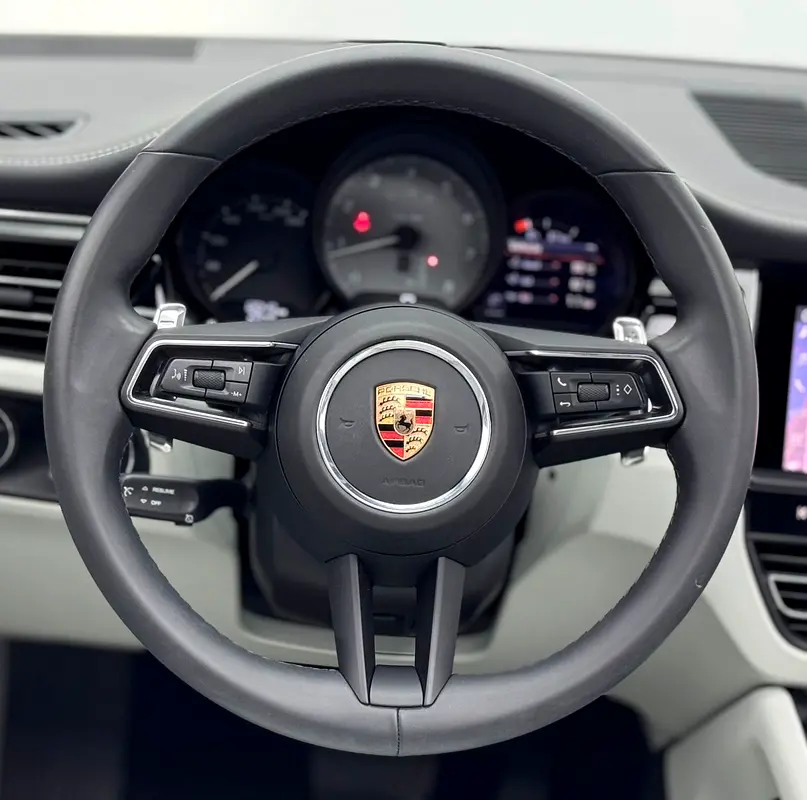 Porsche Macan 2025