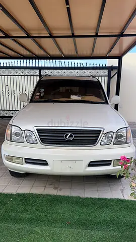 Lexus LX 470 2000 GCC Specs - Pristine Condition Luxury SUV