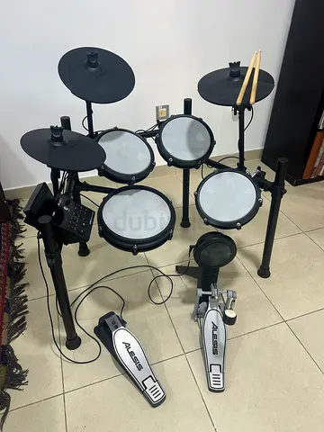 Alesis Nitromax Drum kit