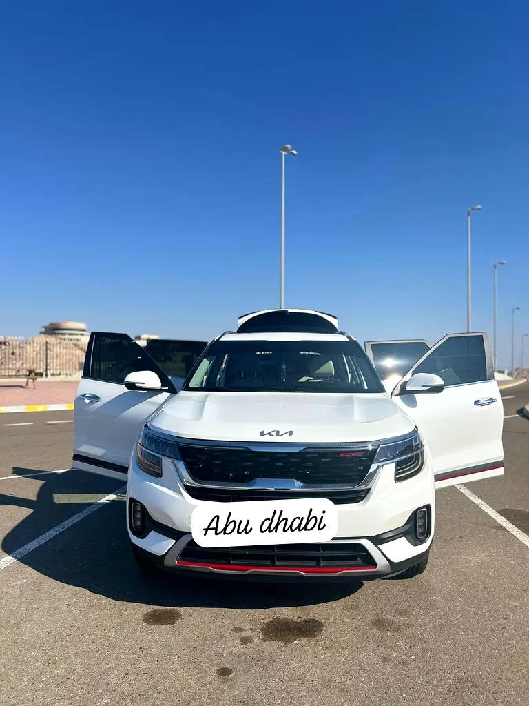 Kia Seltos 2022 — photo 1 of 6