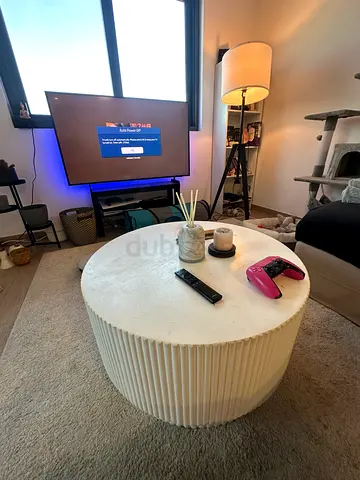 Round White Ribbed Coffee Table - Modern Accent Table