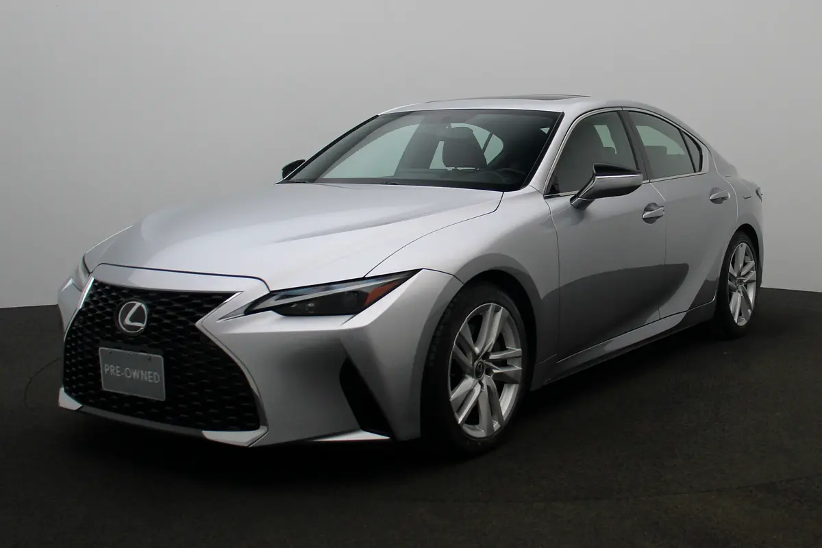 Lexus IS-Series 2023 — photo 1 of 20