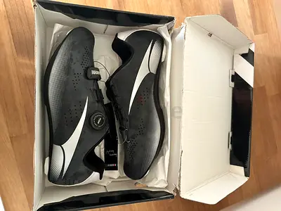 Mens Cycling Shoes with Boa Dial – Size (43) - Brand New
