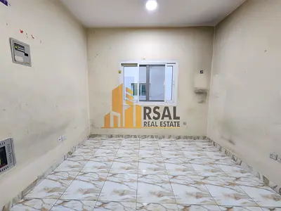 1 Bedroom Hall for family// front on Safari mall// no deposit Cash// prime location