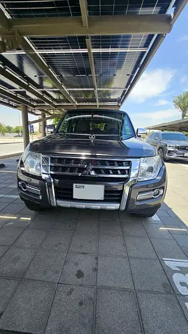 2017 Mitsubishi Pajero GLS GCC Specs - Excellent Condition