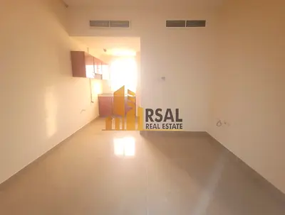 Lavish Studio/Close Kitchen/Family Building/Near Ambassador School