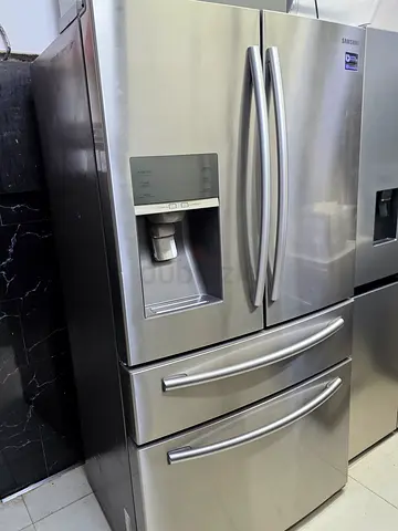 Samsung French door fridge and freezer new model ice maker water dispenser