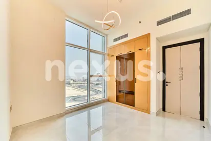 Mid Floor | Autodrome View | First Move