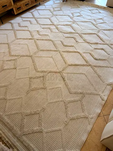 Large White Geometric Area Rug made in Turkey (300x405cm)  - Great Condition