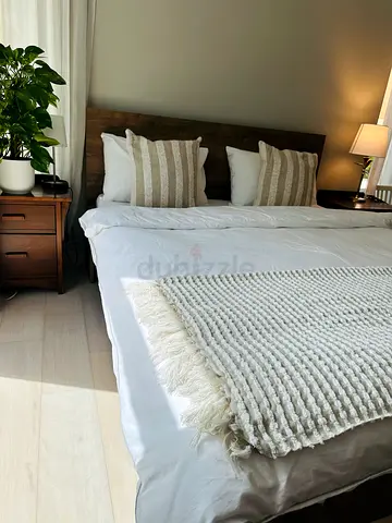 Queen’s size bed (from Jysk) with mattress