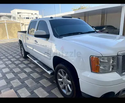 GMC Sierra 1500 Denali 2012 - GCC Specs - Well Maintained