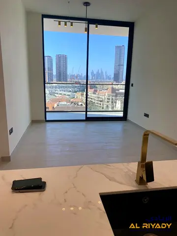 1BR Apartment | Downtown City & Skyline View | Pool & Gym Access