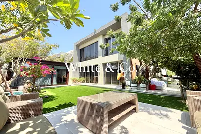 Fully Upgraded Villa | SIngle Row | Vastu